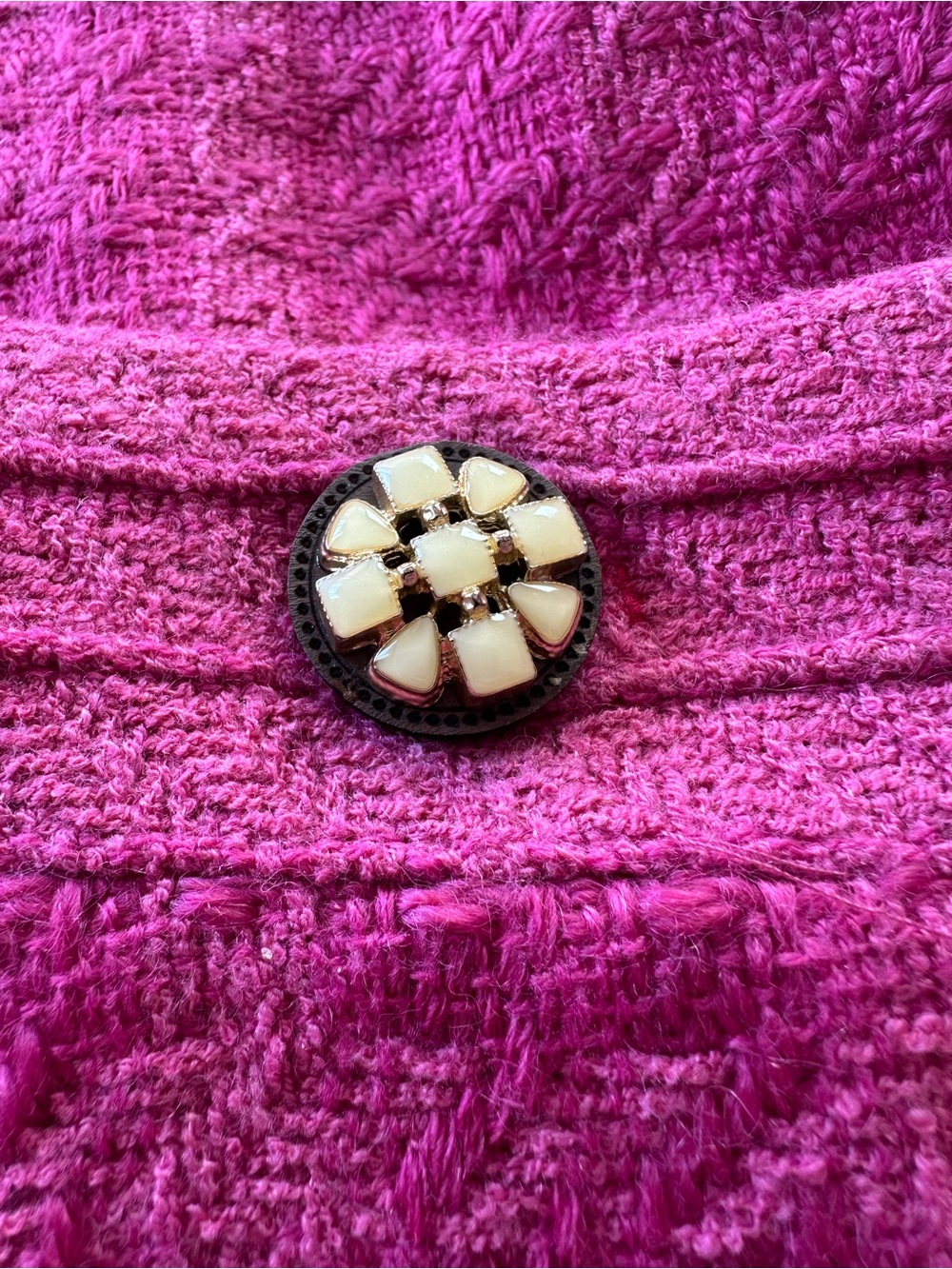 Chanel
2019 Tweed Pattern Jacket - Picture 2 of 12